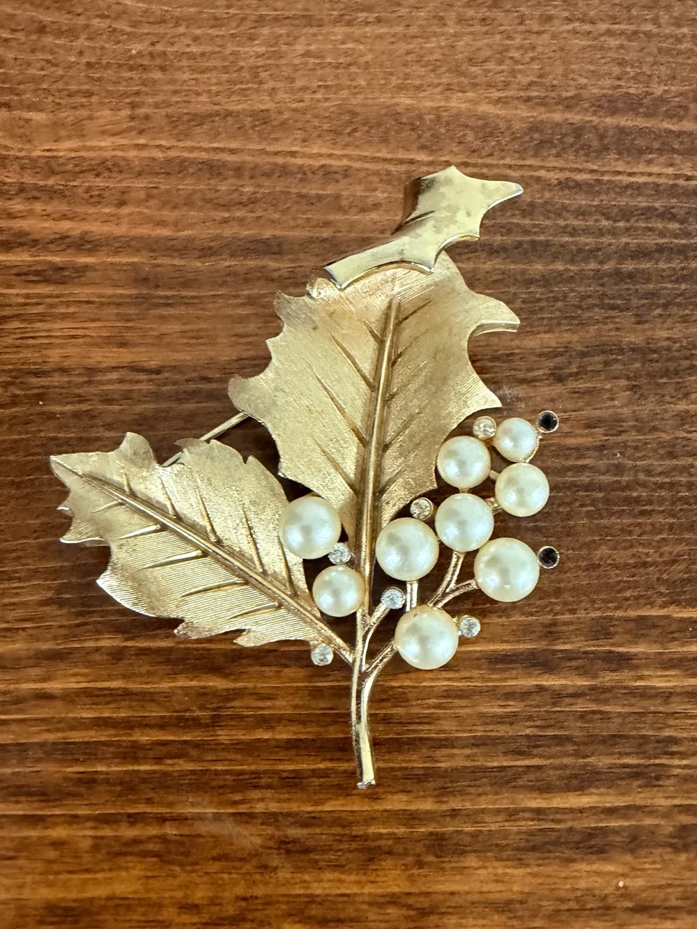 Vintage Crown Trifari Gold Faux Brooch Pin Mid-Century Signed